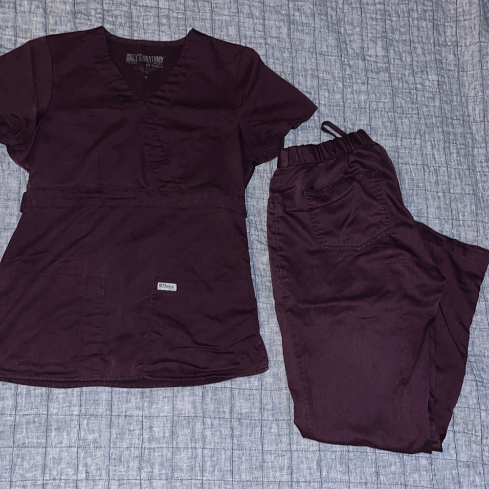 Greys anatomy plum colored scrubs